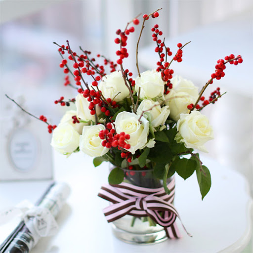 Winter Floral Arrangements - WGV International - Wholesale Glass Vases  International